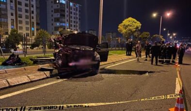Kayseri'de otomobil TIR'a çarptı: 1 ölü, 2 yaralı